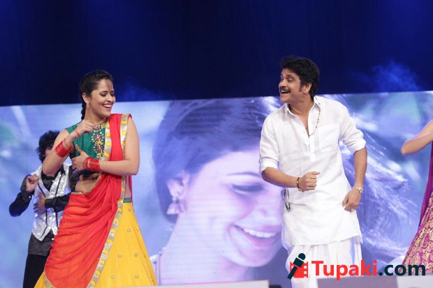 Nagarjuna Stage Performance At Soggade Chinni Nayana Audio Launch Photos